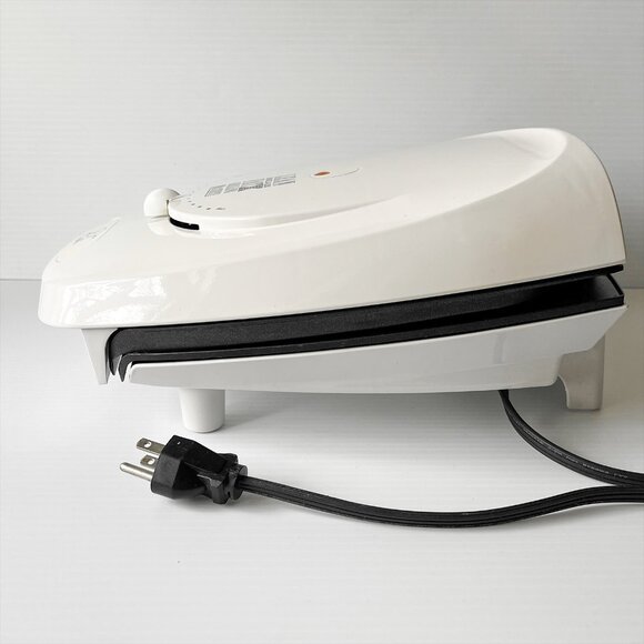 George Foreman Lean Mean Fat Grilling Machine Extra Family Size GR26VT White - Picture 5 of 8